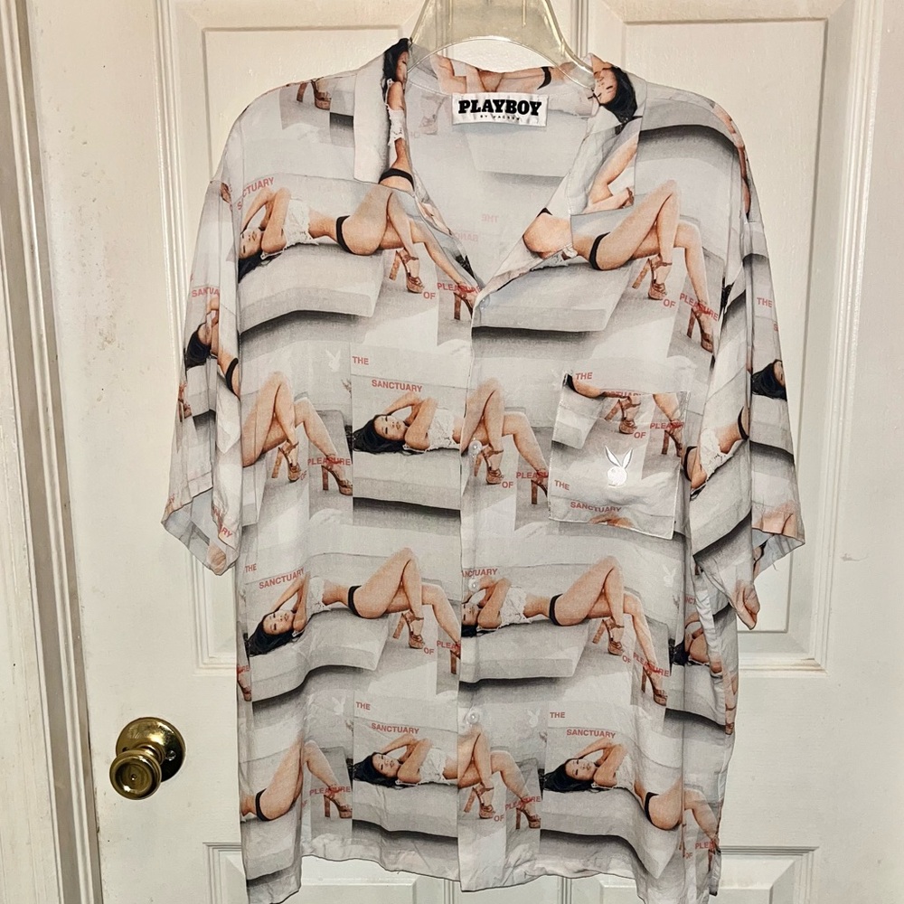 PLAYBOY Short Sleeve The Sanctuary Button Down Shirt. Sz L.